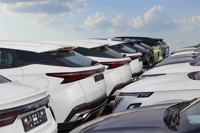 Pkw warten auf den Export